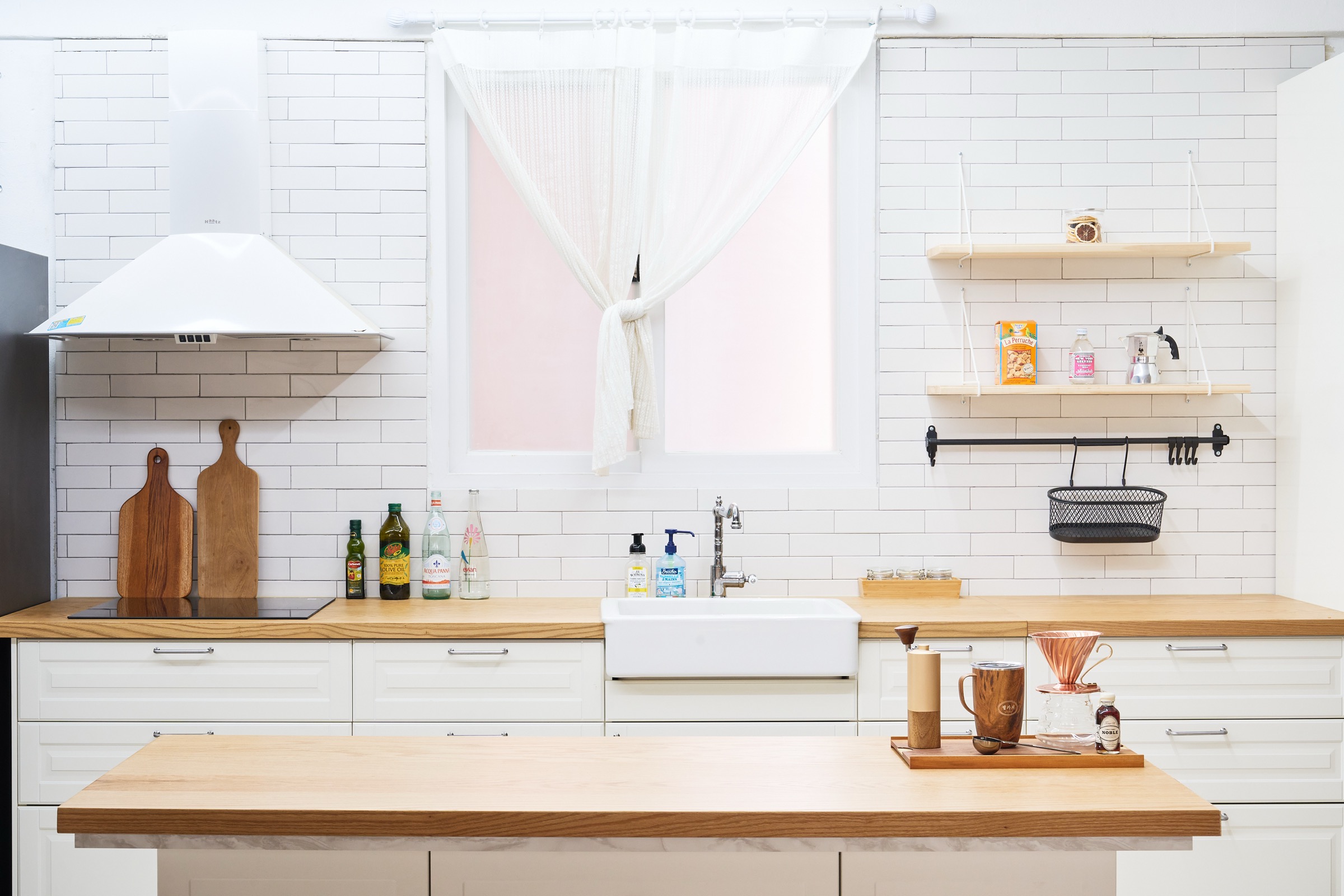 Kitchen — daylight side